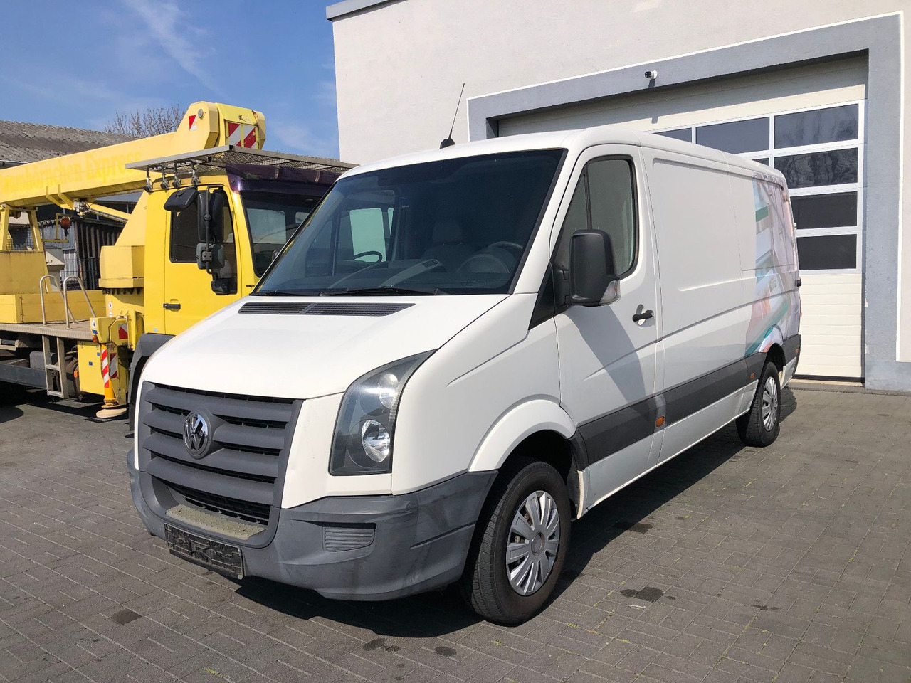 Volkswagen Crafter 2.5 TDI 30 mittel L2H1, Klima - Små skåpbil: bild 1 Volkswagen Crafter 2.5 TDI 30 mittel L2H1, Klima - Små skåpbil: bild 1