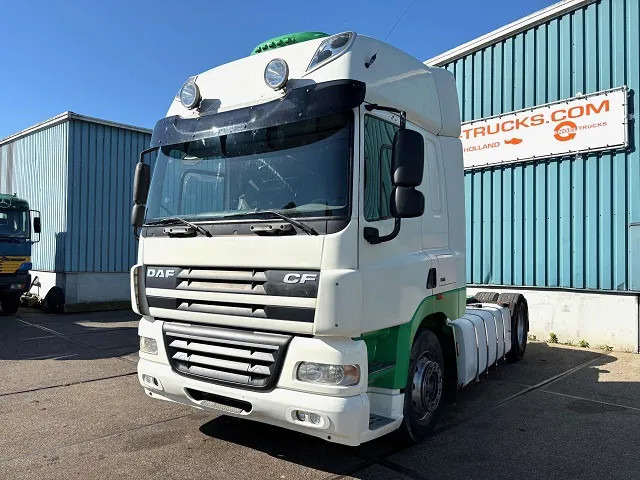 DAF CF 85.410 SPACECAB 4x2 (ZF16 MANUAL GEARBOX / MX-BRAKE / 995 LITER DIESELTANK / AIRCONDITIONING / FRIDGE UNTHER BED) - Dragbil: bild 1 DAF CF 85.410 SPACECAB 4x2 (ZF16 MANUAL GEARBOX / MX-BRAKE / 995 LITER DIESELTANK / AIRCONDITIONING / FRIDGE UNTHER BED) - Dragbil: bild 1