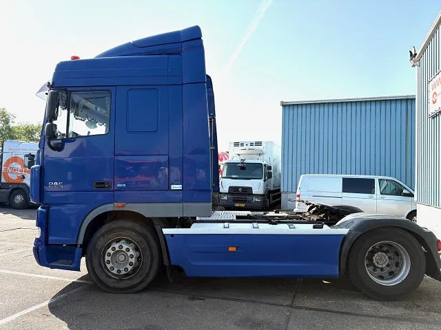 DAF XF 105.460 ATE SPACECAB (ZF16 MANUAL GEARBOX / HYDRAULIC KIT / P.T.O. / ADR-VLG / FULL SPOILERSET / FRIDGE) - Dragbil: bild 5 DAF XF 105.460 ATE SPACECAB (ZF16 MANUAL GEARBOX / HYDRAULIC KIT / P.T.O. / ADR-VLG / FULL SPOILERSET / FRIDGE) - Dragbil: bild 5