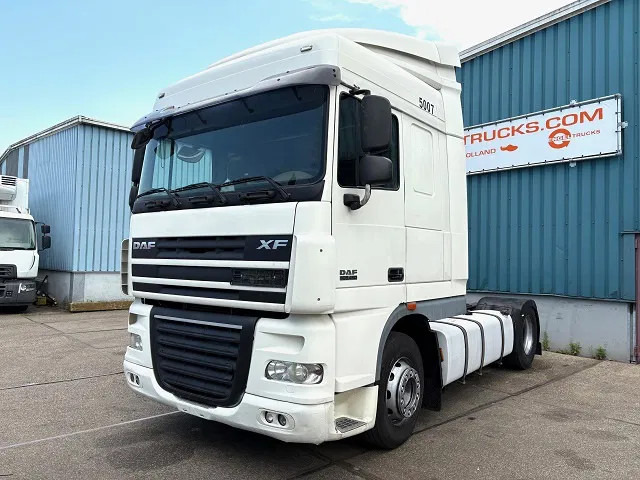 DAF XF 105.460 SPACECAB (4 IDENTICAL UNITS AVAILBLE) (ZF16 MANUAL GEARBOX / MX-BRAKE / 870+430 LITER TANK / FRIDGE / AIRCONDITIONING - Dragbil: bild 1 DAF XF 105.460 SPACECAB (4 IDENTICAL UNITS AVAILBLE) (ZF16 MANUAL GEARBOX / MX-BRAKE / 870+430 LITER TANK / FRIDGE / AIRCONDITIONING - Dragbil: bild 1