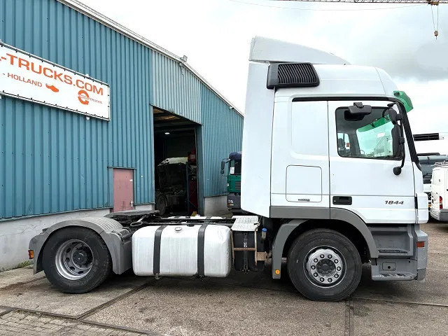 Mercedes-Benz Actros 1844 LS (MP2) (TELLIGENT AUTOMATIC / AIRCONDITIONING / 2x DIESELTANK / EURO 5) - Dragbil: bild 4 Mercedes-Benz Actros 1844 LS (MP2) (TELLIGENT AUTOMATIC / AIRCONDITIONING / 2x DIESELTANK / EURO 5) - Dragbil: bild 4