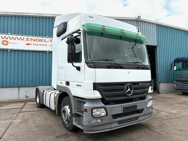 Mercedes-Benz Actros 1844 LS (MP2) (TELLIGENT AUTOMATIC / AIRCONDITIONING / 2x DIESELTANK / EURO 5) - Dragbil: bild 2 Mercedes-Benz Actros 1844 LS (MP2) (TELLIGENT AUTOMATIC / AIRCONDITIONING / 2x DIESELTANK / EURO 5) - Dragbil: bild 2