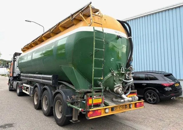 Feldbinder KIP48 3 3-AXLE 48M3 KIPPING SILO TRAILER (SAF AXLES / DRUM BRAKES / 4 COMPARTMENTS) - Tanktrailer: bild 4 Feldbinder KIP48 3 3-AXLE 48M3 KIPPING SILO TRAILER (SAF AXLES / DRUM BRAKES / 4 COMPARTMENTS) - Tanktrailer: bild 4