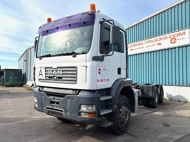 MAN TGA 33.460 6x4 FULL STEEL CHASSIS (6-CILINDER HEADS) (ZF16 MANUAL GEARBOX / FULL STEEL SUSPENSION / REDUCTIONS AXLES / AIRCONDIT - Chassi lastbil: bild 1 MAN TGA 33.460 6x4 FULL STEEL CHASSIS (6-CILINDER HEADS) (ZF16 MANUAL GEARBOX / FULL STEEL SUSPENSION / REDUCTIONS AXLES / AIRCONDIT - Chassi lastbil: bild 1
