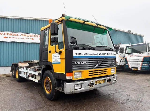 Volvo FL 12.380 6x2 A-RIDE (ORIGINAL DUTCH) HOOK-ARM CONTAINER SYSTEM (FULL STEEL SUSPENSION / REDUCTION AXLE / 10 TIRES / 8.000 KG. F - Lastväxlare lastbil: bild 2 Volvo FL 12.380 6x2 A-RIDE (ORIGINAL DUTCH) HOOK-ARM CONTAINER SYSTEM (FULL STEEL SUSPENSION / REDUCTION AXLE / 10 TIRES / 8.000 KG. F - Lastväxlare lastbil: bild 2