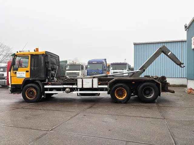 Volvo FL 12.380 6x2 A-RIDE (ORIGINAL DUTCH) HOOK-ARM CONTAINER SYSTEM (FULL STEEL SUSPENSION / REDUCTION AXLE / 10 TIRES / 8.000 KG. F - Lastväxlare lastbil: bild 5 Volvo FL 12.380 6x2 A-RIDE (ORIGINAL DUTCH) HOOK-ARM CONTAINER SYSTEM (FULL STEEL SUSPENSION / REDUCTION AXLE / 10 TIRES / 8.000 KG. F - Lastväxlare lastbil: bild 5