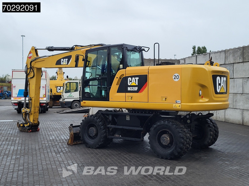 Caterpillar M320 F - Grävmaskin på däck: bild 2 Caterpillar M320 F - Grävmaskin på däck: bild 2