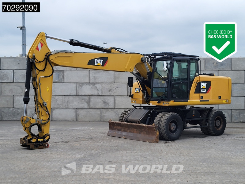 Caterpillar M322 F - Grävmaskin på däck: bild 1 Caterpillar M322 F - Grävmaskin på däck: bild 1