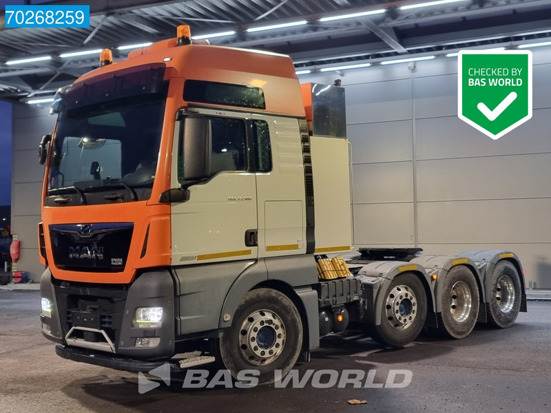 MAN TGX 33.580 8X4 160T Retarder XXL Lift+Lenkachse Standklima ACC Xenon - Dragbil: bild 1 MAN TGX 33.580 8X4 160T Retarder XXL Lift+Lenkachse Standklima ACC Xenon - Dragbil: bild 1