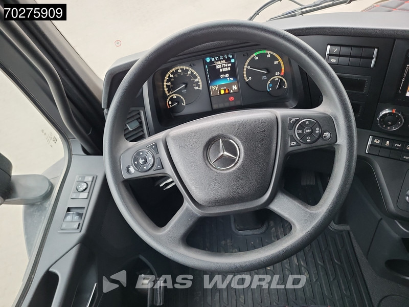 Dragbil Mercedes-Benz Actros 1851 4X2 BigSpace 2x Tanks: bild 16