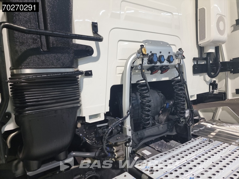 Renault T 480 4X2 Retarder TC 2x Tanks Standklima SleeperCab - Dragbil: bild 5 Renault T 480 4X2 Retarder TC 2x Tanks Standklima SleeperCab - Dragbil: bild 5
