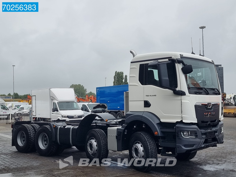 MAN TGS 41.440 8X4 NEW chassis Steelsuspension Automatic Euro 6 - Chassi lastbil: bild 3 MAN TGS 41.440 8X4 NEW chassis Steelsuspension Automatic Euro 6 - Chassi lastbil: bild 3