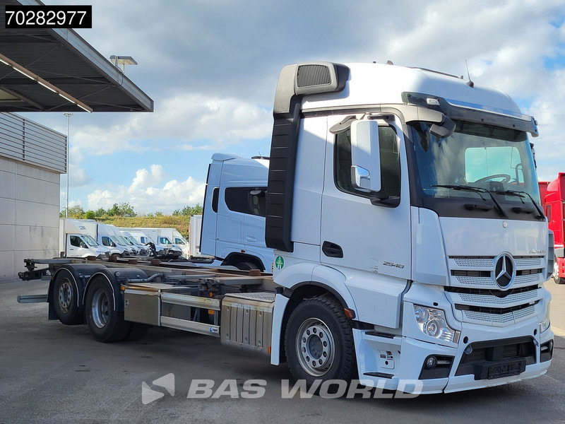 Mercedes-Benz Actros 2548 Actros 6X2 BROKEN ENGINE Lift-Axle Xenon Automatic Euro 6 - Containerbil/ Växelflak lastbil: bild 3 Mercedes-Benz Actros 2548 Actros 6X2 BROKEN ENGINE Lift-Axle Xenon Automatic Euro 6 - Containerbil/ Växelflak lastbil: bild 3