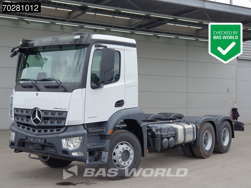Mercedes-Benz Arocs 2636 6X4 NEW chassis Flange PTO Big-Axle Steelsuspension Euro 6 - Chassi lastbil: bild 1 Mercedes-Benz Arocs 2636 6X4 NEW chassis Flange PTO Big-Axle Steelsuspension Euro 6 - Chassi lastbil: bild 1