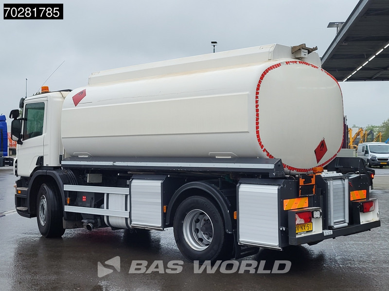 Scania P230 4X2 NL-Truck 3 compartments 16.300 Ltr ADR 3-Pedals Euro 5 - Tankbil: bild 2 Scania P230 4X2 NL-Truck 3 compartments 16.300 Ltr ADR 3-Pedals Euro 5 - Tankbil: bild 2