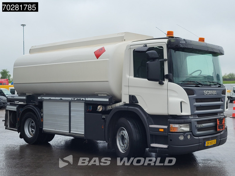 Scania P230 4X2 NL-Truck 3 compartments 16.300 Ltr ADR 3-Pedals Euro 5 - Tankbil: bild 3 Scania P230 4X2 NL-Truck 3 compartments 16.300 Ltr ADR 3-Pedals Euro 5 - Tankbil: bild 3