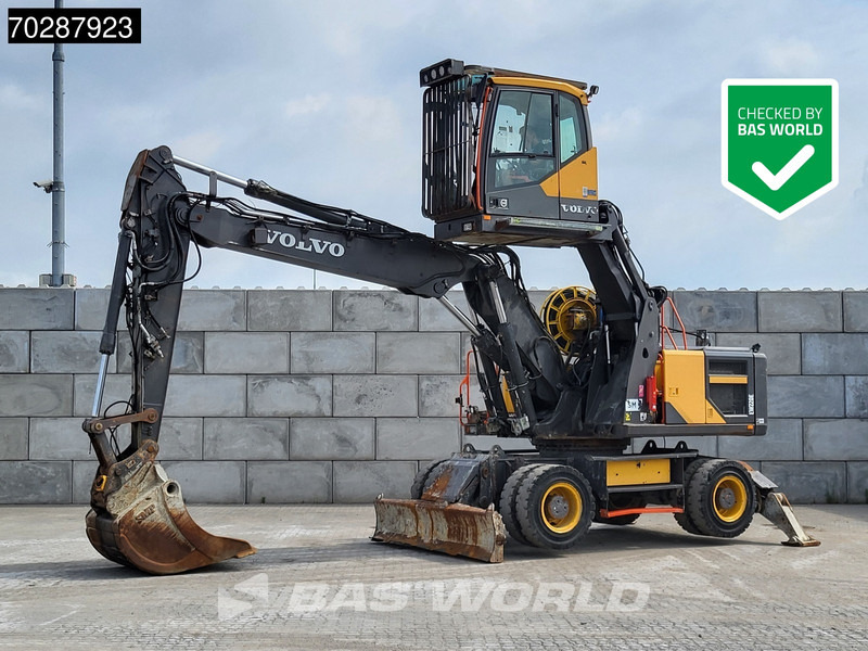 Volvo EW220 E - Grävmaskin på däck: bild 1 Volvo EW220 E - Grävmaskin på däck: bild 1