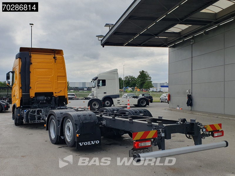 Volvo FH 460 6X2 NEW chassis! Full air Suspension Lift-Axle Navi ACC LED Euro 6 - Chassi lastbil: bild 2 Volvo FH 460 6X2 NEW chassis! Full air Suspension Lift-Axle Navi ACC LED Euro 6 - Chassi lastbil: bild 2