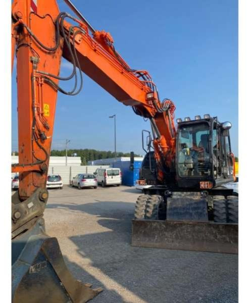 Hitachi ZX170W-5B - Grävmaskin på däck: bild 3 Hitachi ZX170W-5B - Grävmaskin på däck: bild 3
