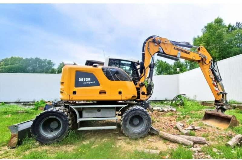 Liebherr A912 COMPACT - Grävmaskin på däck: bild 2 Liebherr A912 COMPACT - Grävmaskin på däck: bild 2