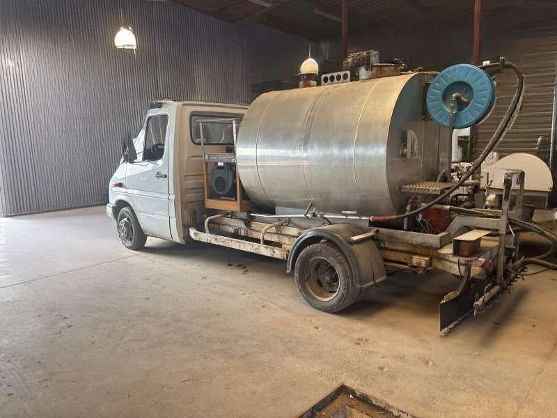 Mercedes 410 A EMULSION + TREMI GRAVILLON - Bitumenspridare: bild 2 Mercedes 410 A EMULSION + TREMI GRAVILLON - Bitumenspridare: bild 2