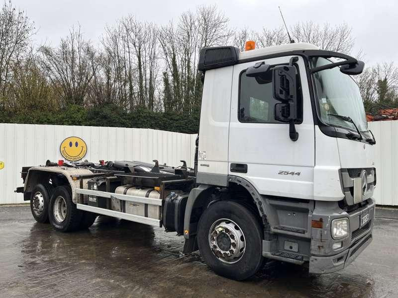 Mercedes ACTROS 2544 - Lastväxlare lastbil: bild 1 Mercedes ACTROS 2544 - Lastväxlare lastbil: bild 1