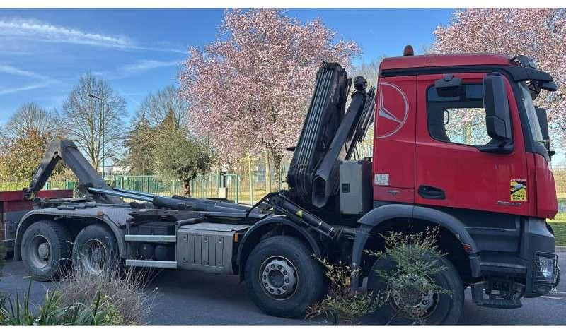 Mercedes AROCS 3243 8X4 - Lastväxlare lastbil: bild 1 Mercedes AROCS 3243 8X4 - Lastväxlare lastbil: bild 1