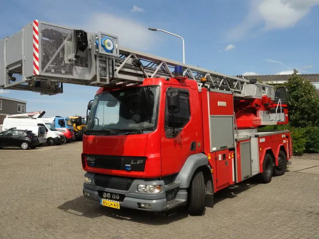 DAF LF 55.250 METZ 30 meter - Släck/ Räddningsvagn: bild 2 DAF LF 55.250 METZ 30 meter - Släck/ Räddningsvagn: bild 2