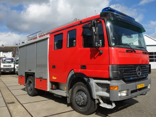 Mercedes-Benz Actros 1831 4X4 ZIEGLER BOMBEROS POMP,2500 L TANK - Släck/ Räddningsvagn: bild 2 Mercedes-Benz Actros 1831 4X4 ZIEGLER BOMBEROS POMP,2500 L TANK - Släck/ Räddningsvagn: bild 2