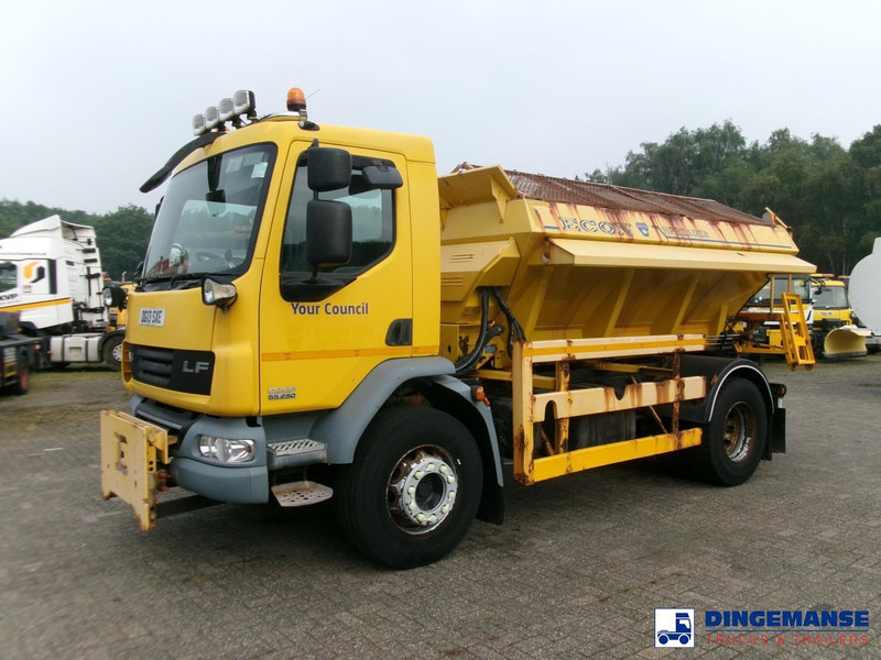 DAF LF 55.250 4X2 RHD gritter - Plogbil: bild 1 DAF LF 55.250 4X2 RHD gritter - Plogbil: bild 1