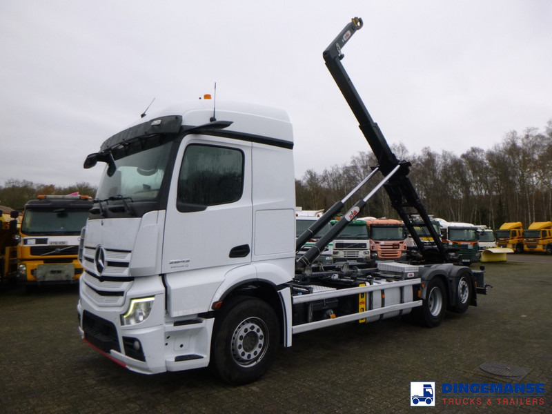 Mercedes-Benz Actros 2843 6x2 Hyva container hook 20t - Lastväxlare lastbil: bild 1 Mercedes-Benz Actros 2843 6x2 Hyva container hook 20t - Lastväxlare lastbil: bild 1