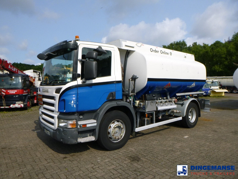 Scania P 230 DB 4x2 RHD fuel tank 12.4 m3 / 4 comp - Tankbil: bild 1 Scania P 230 DB 4x2 RHD fuel tank 12.4 m3 / 4 comp - Tankbil: bild 1