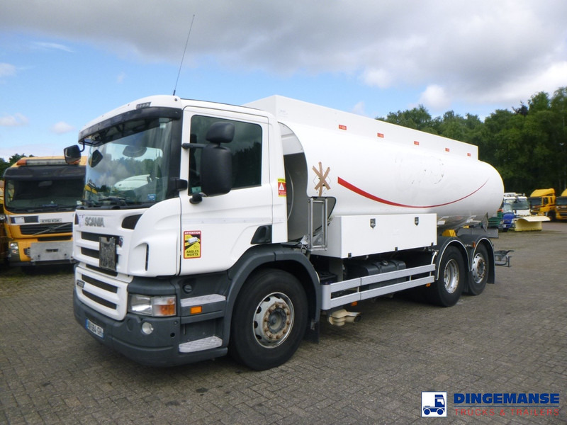 Scania P 320 DB 6X2 fuel tank 18.8 m3 / 5 comp - Tankbil: bild 1 Scania P 320 DB 6X2 fuel tank 18.8 m3 / 5 comp - Tankbil: bild 1