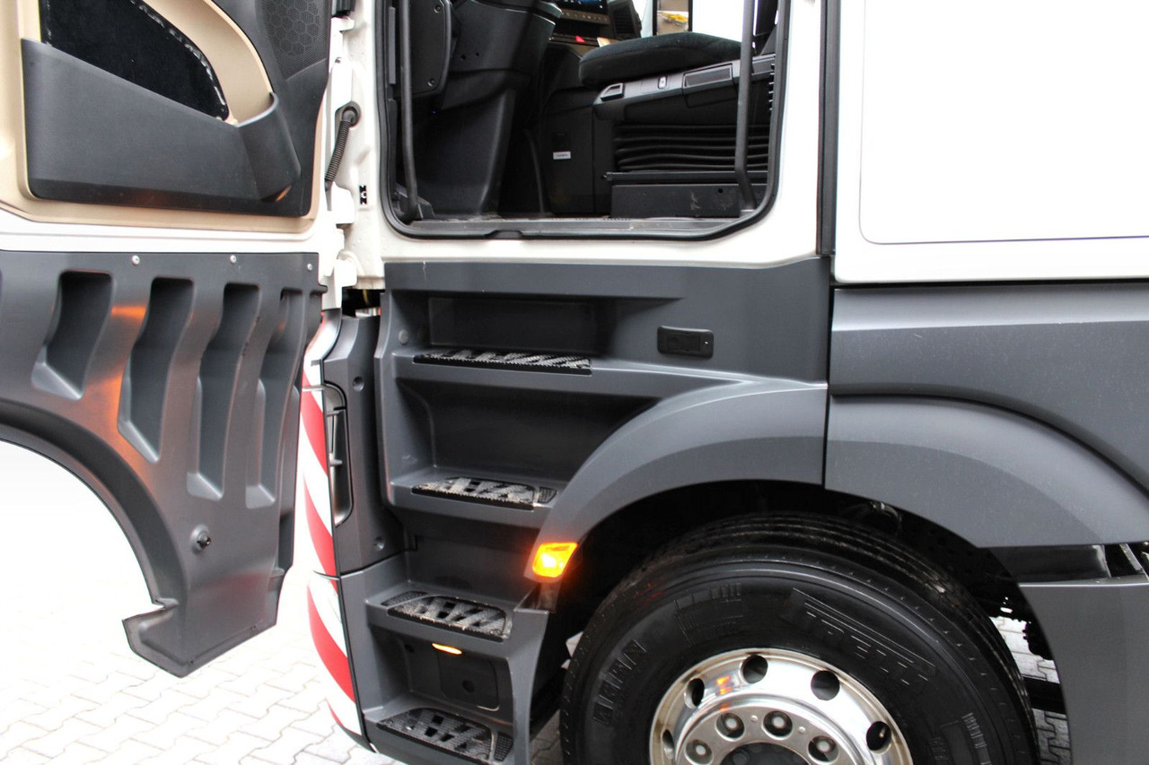 Mercedes-Benz Actros 2551 6x2 BigSpace 68 to Schwerlast + LIFT - Dragbil: bild 5 Mercedes-Benz Actros 2551 6x2 BigSpace 68 to Schwerlast + LIFT - Dragbil: bild 5