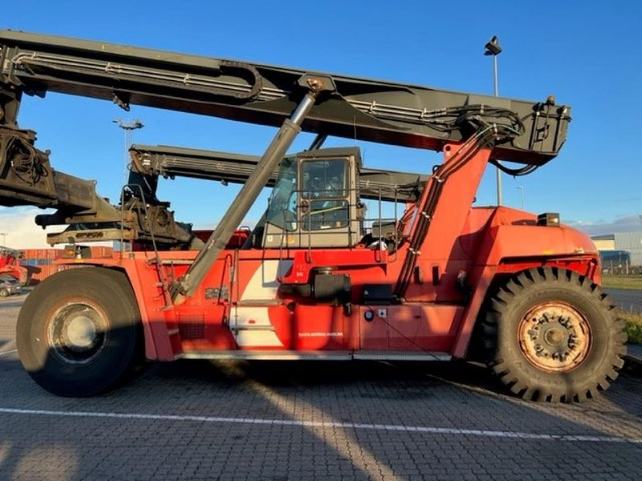 Kalmar DRF450-65S6X - Reachstacker: bild 1 Kalmar DRF450-65S6X - Reachstacker: bild 1