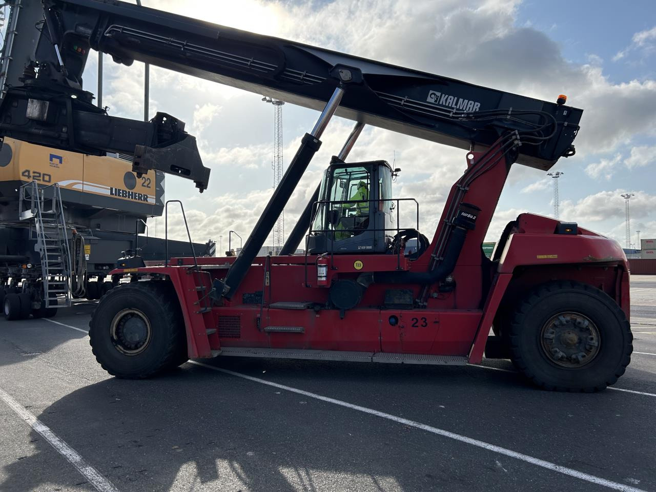Kalmar DRG450-65S5 - Reachstacker: bild 1 Kalmar DRG450-65S5 - Reachstacker: bild 1