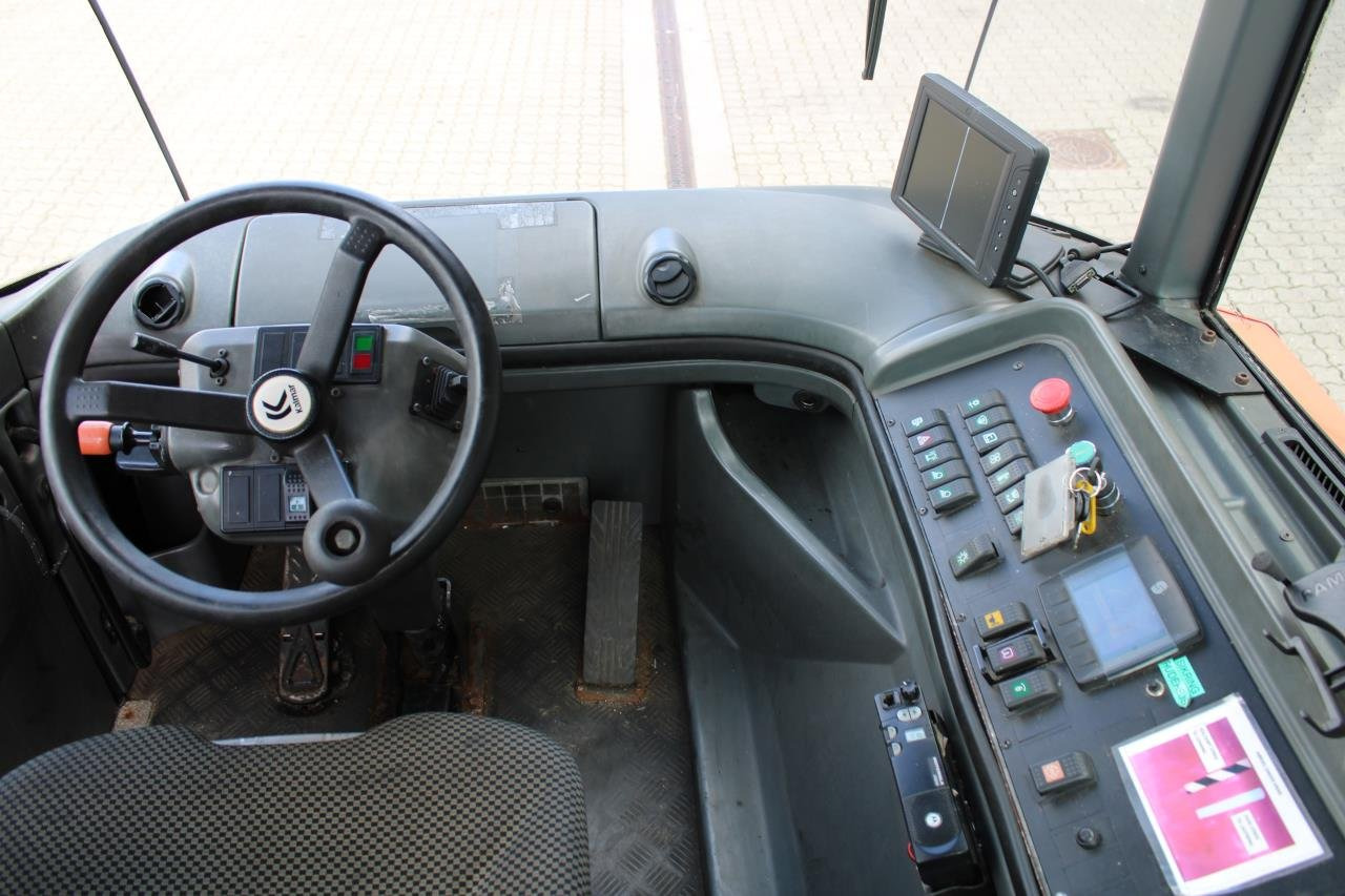 Kalmar TT618I - Terminaltraktor: bild 4 Kalmar TT618I - Terminaltraktor: bild 4