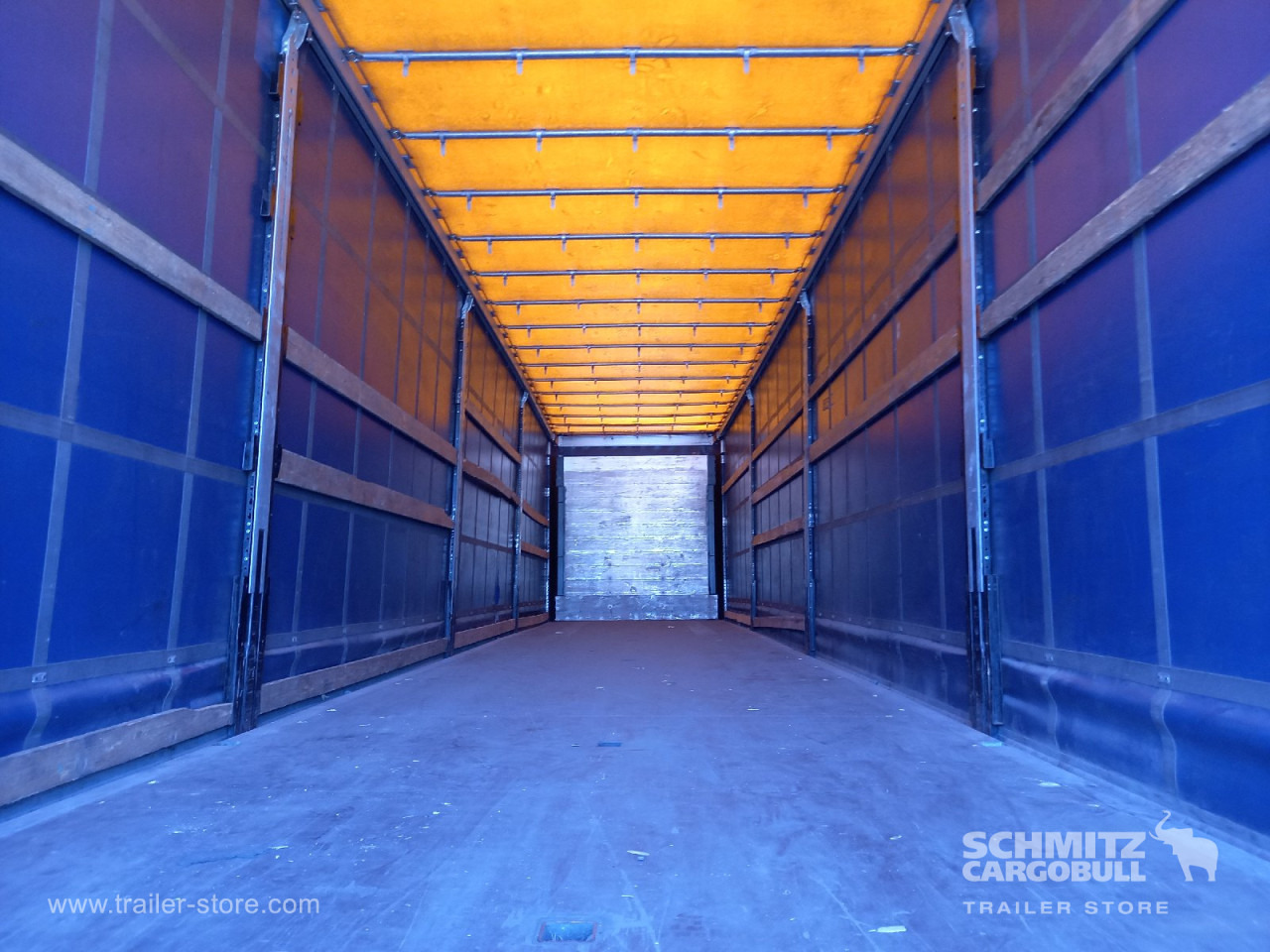 SCHMITZ Auflieger Curtainsider Standard - Kapelltrailer: bild 5 SCHMITZ Auflieger Curtainsider Standard - Kapelltrailer: bild 5