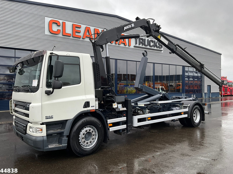 DAF FA 75 CF 250 MKG 14 Tonmeter laadkraan - Lastväxlare lastbil, Kranbil: bild 1 DAF FA 75 CF 250 MKG 14 Tonmeter laadkraan - Lastväxlare lastbil, Kranbil: bild 1