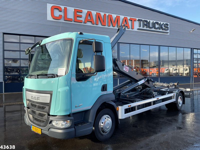 DAF LF 180 Euro 6 14 Ton haakarmsysteem - Lastväxlare lastbil: bild 1 DAF LF 180 Euro 6 14 Ton haakarmsysteem - Lastväxlare lastbil: bild 1