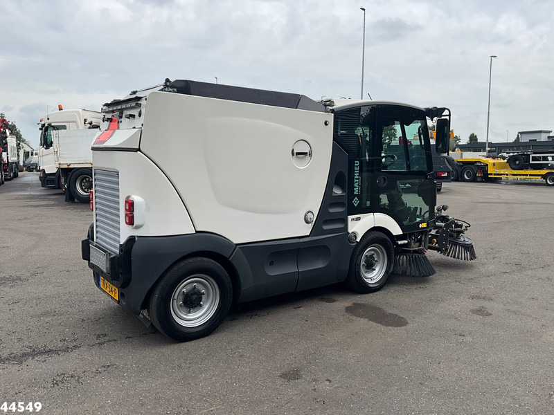 Mathieu MC 210 Azura Flex Euro 6 with 3-rd brush - Sopmaskin: bild 5 Mathieu MC 210 Azura Flex Euro 6 with 3-rd brush - Sopmaskin: bild 5