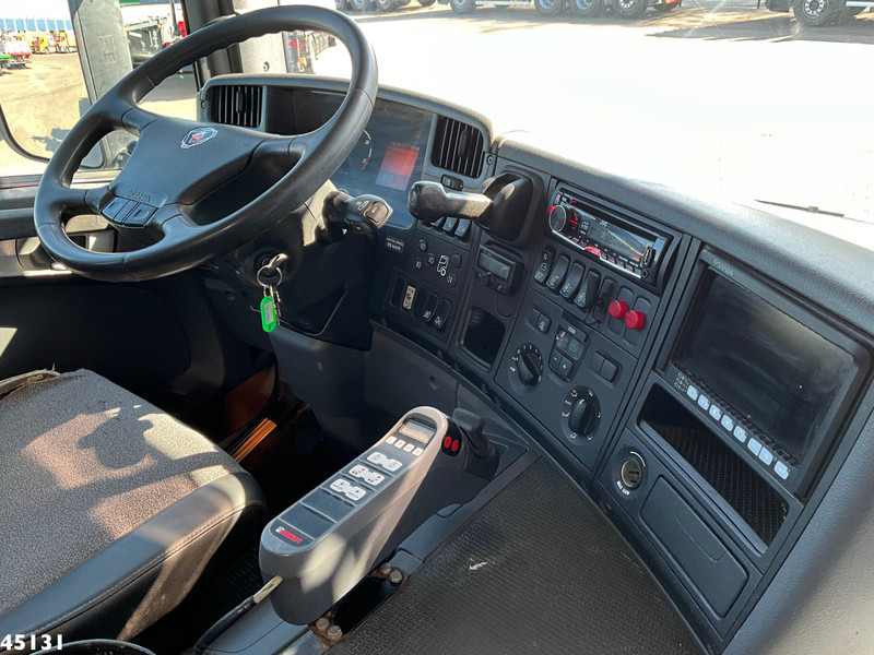 Interior photo 3: Lastväxlare lastbil, Kranbil Scania P 380 8x4 Euro 5 Hiab 21 Tonmeter laadkraan Just 244.337 km!