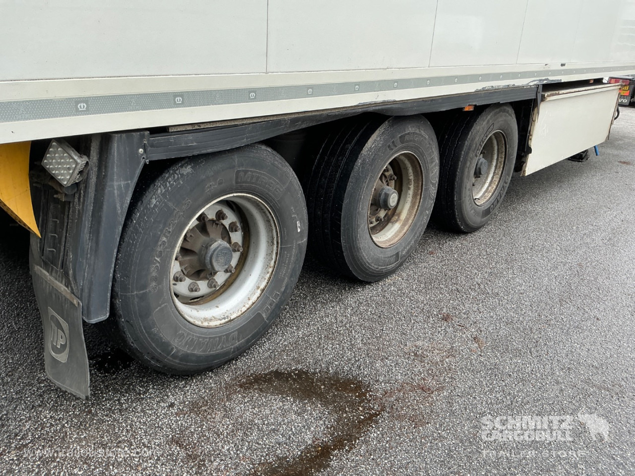 KRONE Reefer Standard Double deck - Isotermiska semitrailer: bild 3 KRONE Reefer Standard Double deck - Isotermiska semitrailer: bild 3