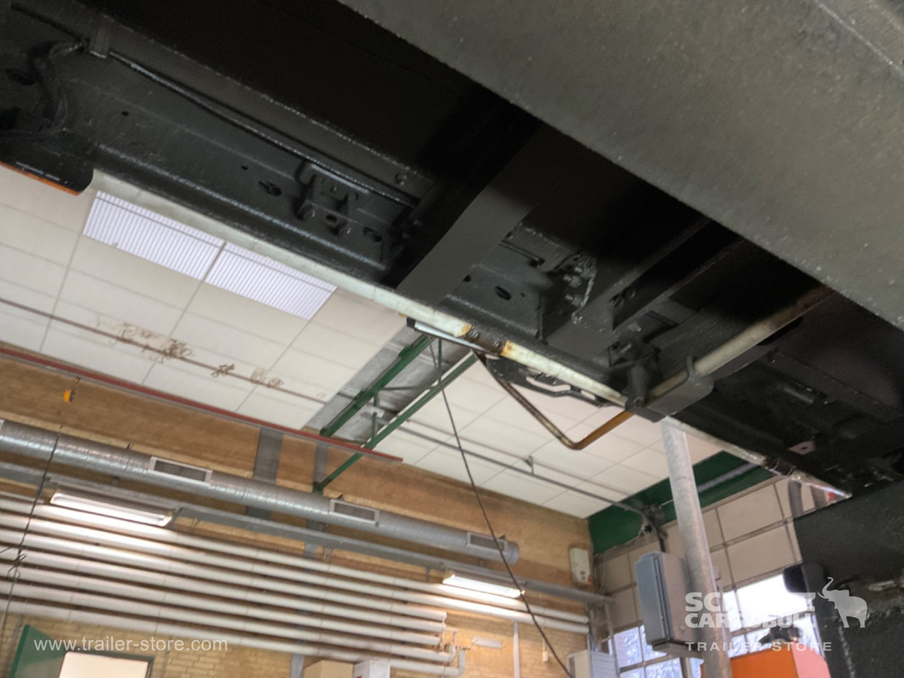 SCHMITZ Curtainsider Standard Forklift holder - Kapelltrailer: bild 2 SCHMITZ Curtainsider Standard Forklift holder - Kapelltrailer: bild 2