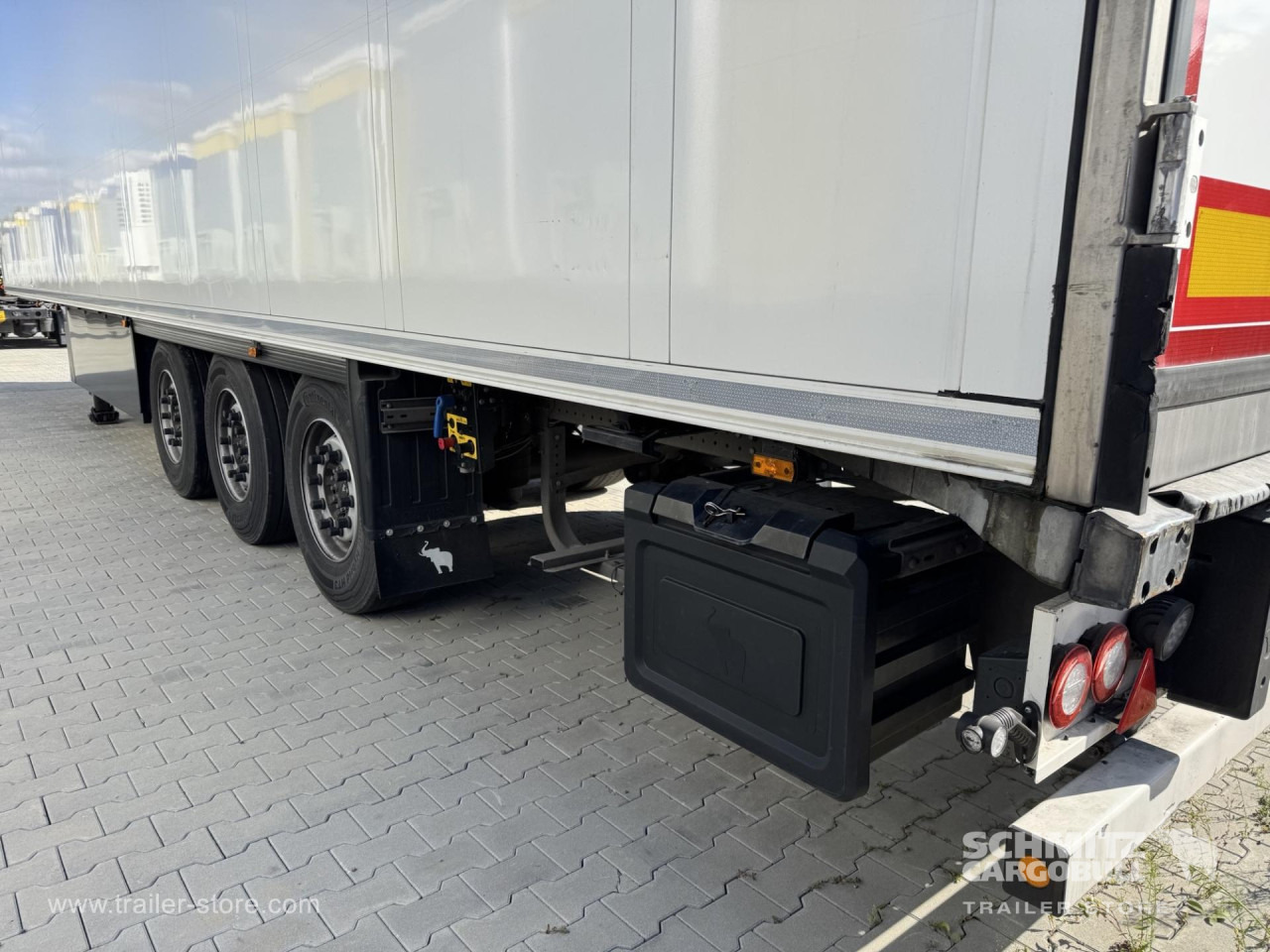SCHMITZ Reefer Standard Double deck - Isotermiska semitrailer: bild 2 SCHMITZ Reefer Standard Double deck - Isotermiska semitrailer: bild 2