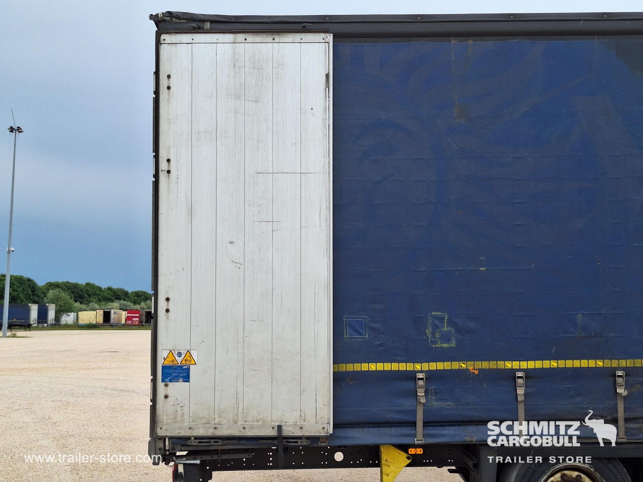 SCHMITZ Curtainsider Mega - Kapelltrailer: bild 3 SCHMITZ Curtainsider Mega - Kapelltrailer: bild 3