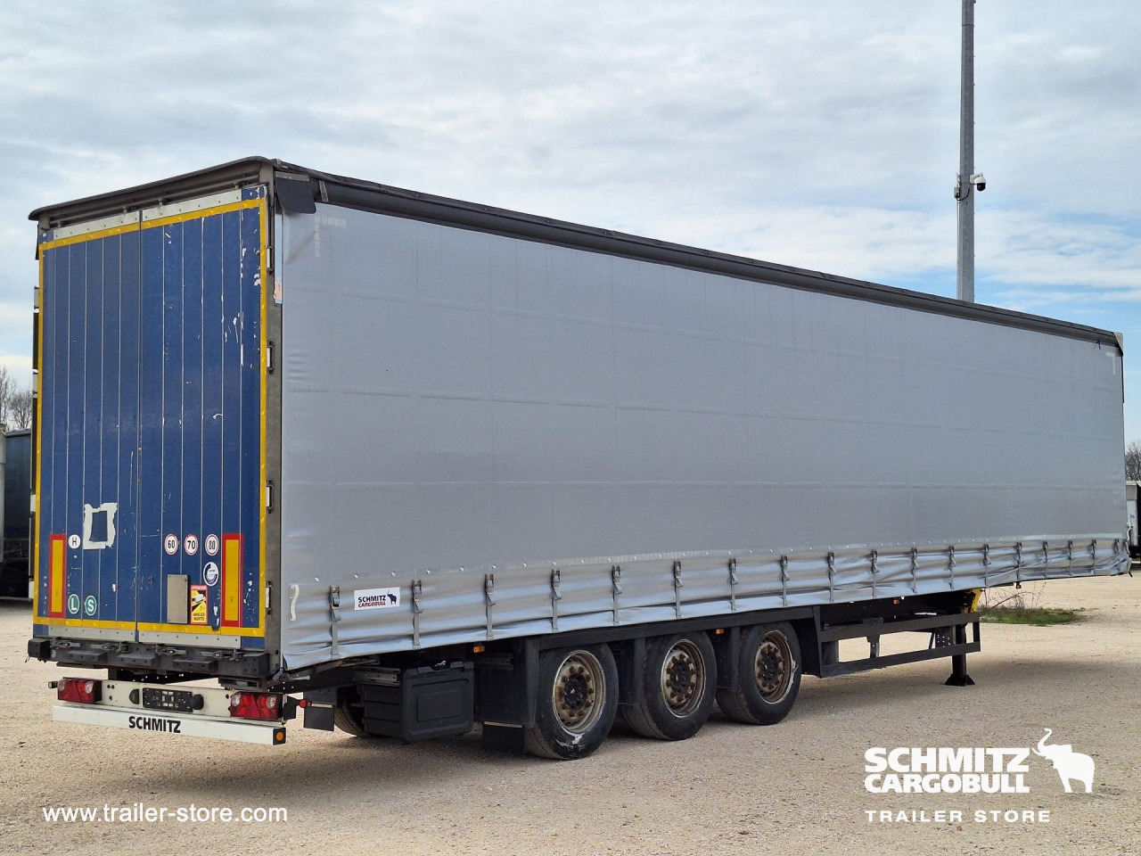 SCHMITZ Curtainsider Mega - Kapelltrailer: bild 1 SCHMITZ Curtainsider Mega - Kapelltrailer: bild 1