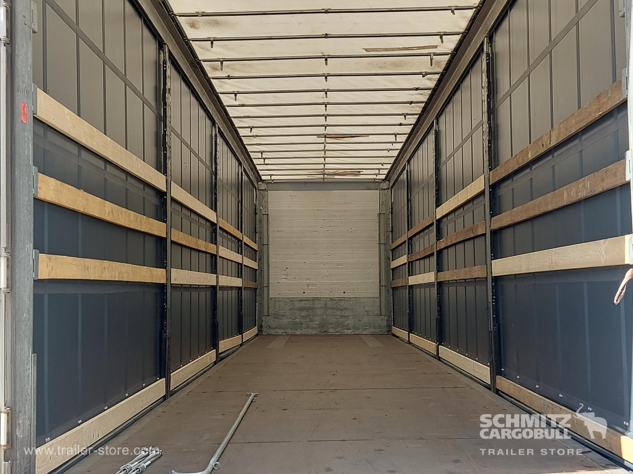 SCHMITZ Curtainsider Mega - Kapelltrailer: bild 4 SCHMITZ Curtainsider Mega - Kapelltrailer: bild 4