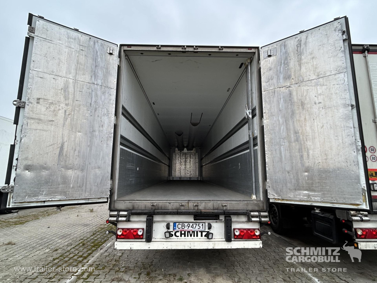 SCHMITZ Reefer Standard - Isotermiska semitrailer: bild 4 SCHMITZ Reefer Standard - Isotermiska semitrailer: bild 4