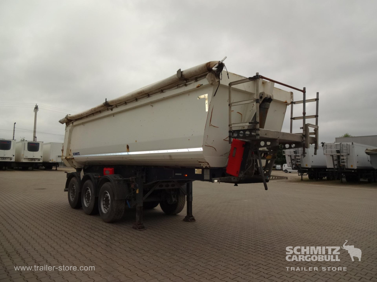 SCHMITZ Tipper Steel half pipe body 28m³ - Tippbil semitrailer: bild 4 SCHMITZ Tipper Steel half pipe body 28m³ - Tippbil semitrailer: bild 4